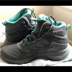 Worn once The North Face boots!